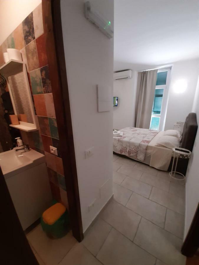 Casa Chicca Hotel ลาสเปเซีย ภายนอก รูปภาพ
